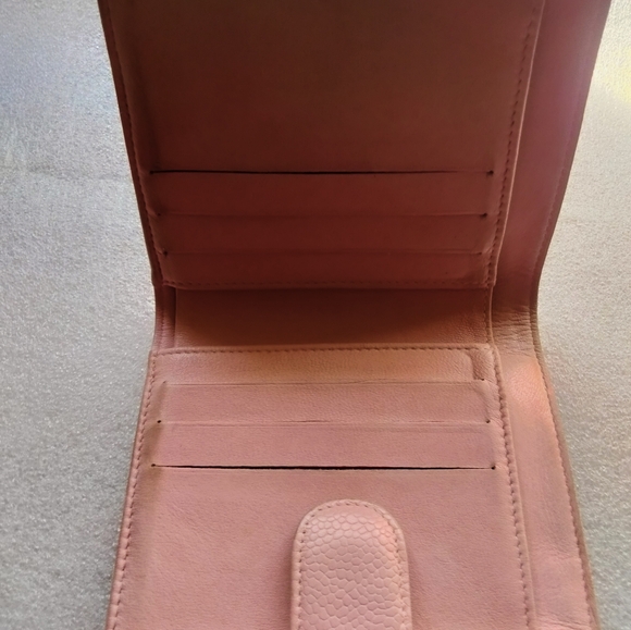 Chanel Caviar Trifold Big CC Logo Wallet Clutch - Picture 2 of 11